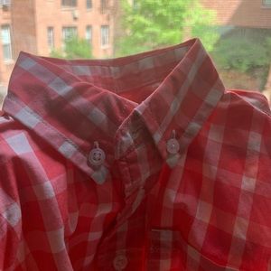 Crewcuts long sleeve boy’s shirt. Pink and white checkered. Size 3. Runs big.